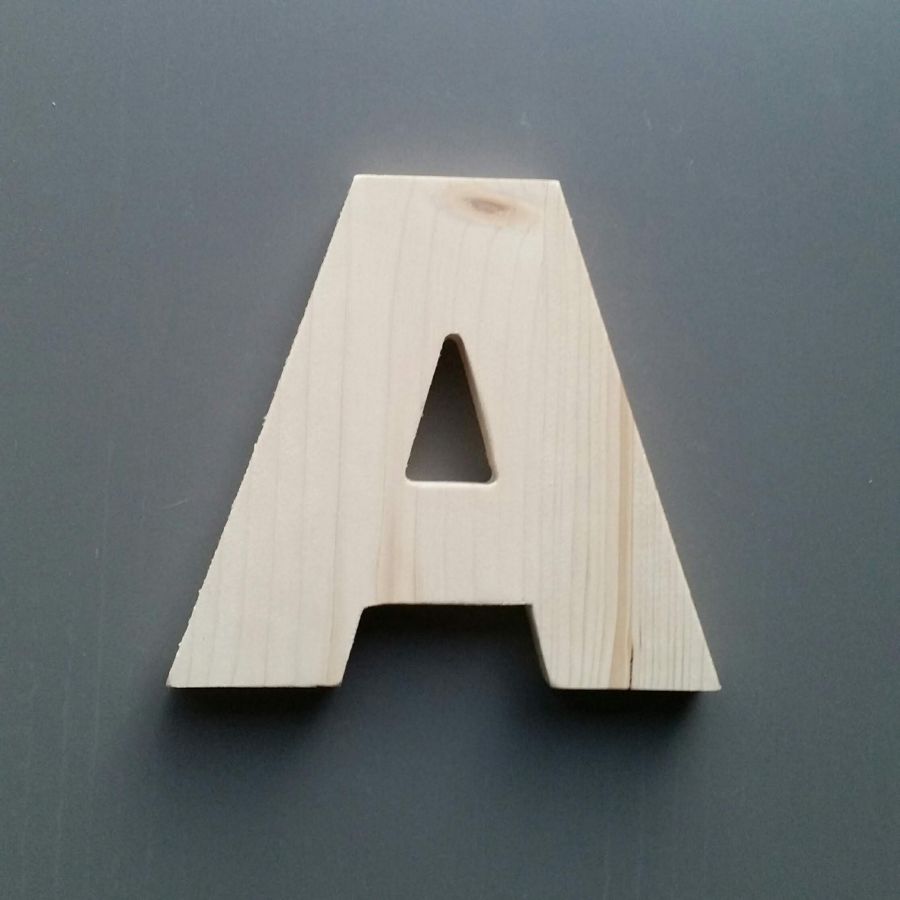 Lettre en bois épicéa ARIAL BLACK