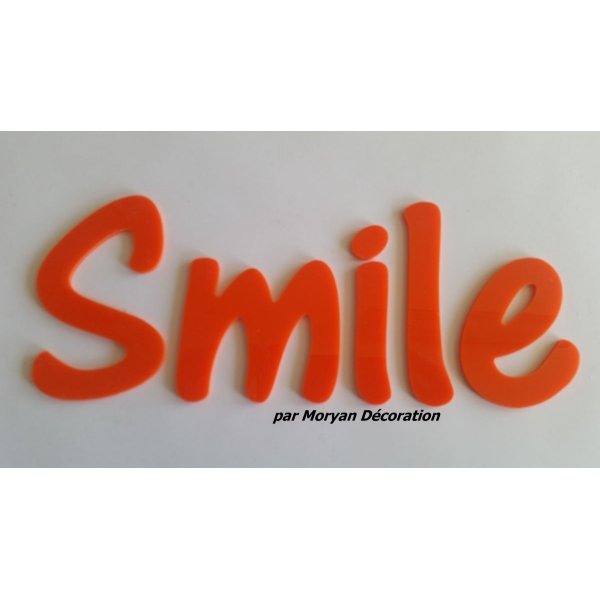 Lettre deco Smile en plexi , hauteur 20 cm