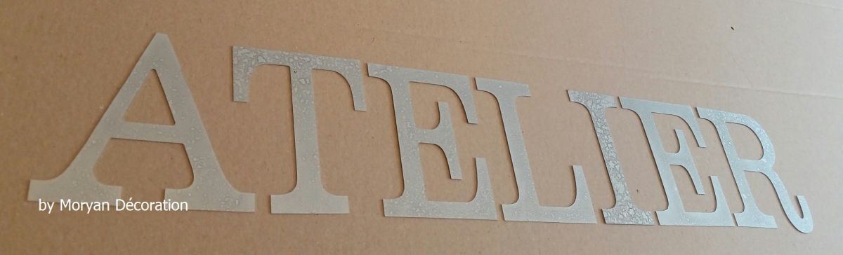 Lettres decoratives en zinc ATELIER , hauteur 18 cm