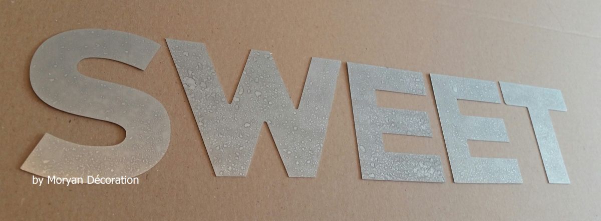 Lettre decorative en zinc SWEET 30 cm