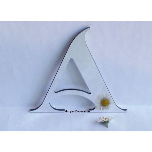 Lettre miroir murale decorative SHANGRI LA