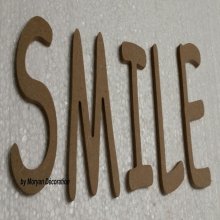 Lettre en bois decorative SMILE