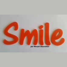 Lettre deco Smile en plexi , hauteur 30 cm